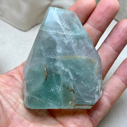 Grøn fluorit freeform  - 7 cm