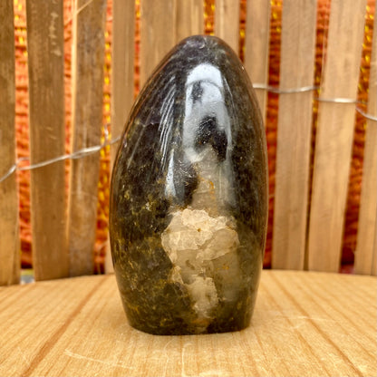 Iolith vandsafir freeform  - 9 cm