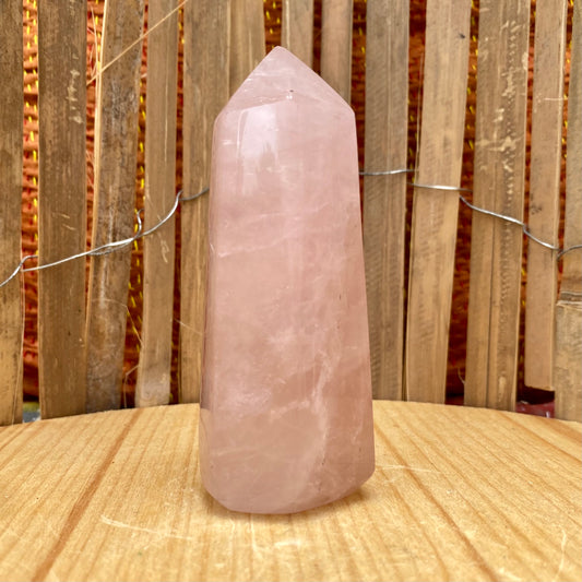 Billede af Rosakvarts obelisk 10 cm – håndlavet