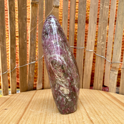 Rubellit turmalin freeform - 12 cm