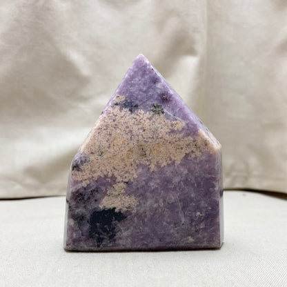 Lepidolit m moonstone spids 8 cm