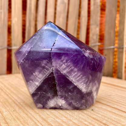 Ametyst Chevron tårn 6 cm